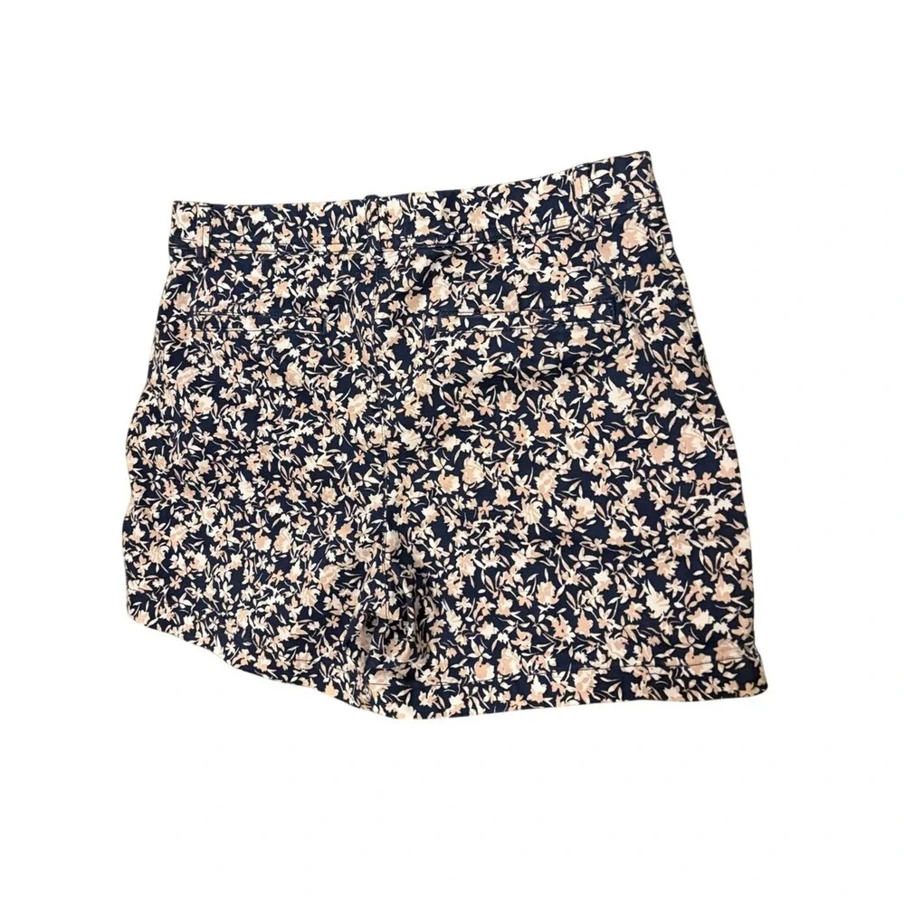 Banana Republic Floral Navy and Blush Women's Shorts‎